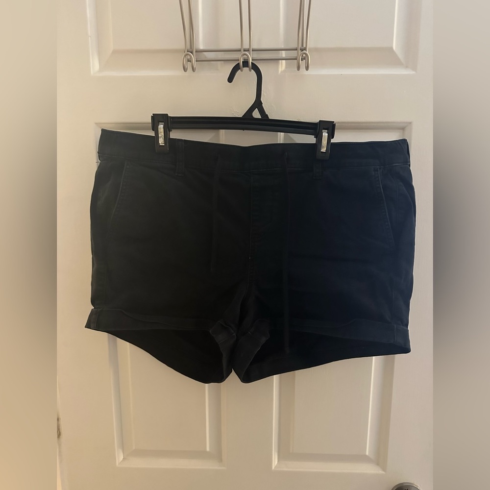 Torrid size 2x black cargo shorts with drawstring